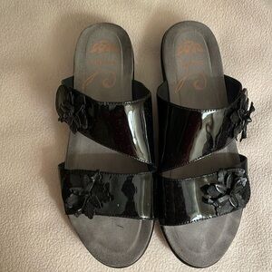 DANSKO Donna Flower Patent Leather Slide Sandals Black Size 39 Adjustable